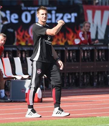 21 09 2024, xhbx, Soccer 2 Bundesliga, 1 FC Nuernberg Hertha BSC Berlin emspor, v l Coach Miroslav Klose 1 FC Nuernberg DFL DFB REGULATIONS PROHIBIT ANY USE OF PHOTOGRAPHS as IMAGE SEQUENCES and or QUASI VIDEO Nuernberg
