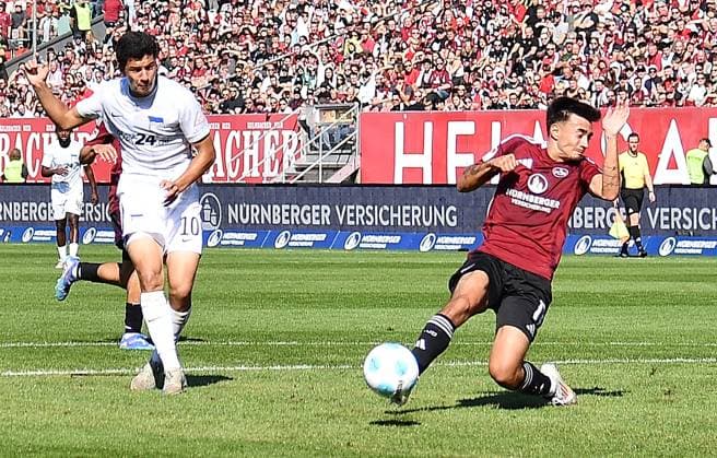 21 09 2024, xhbx, Soccer 2 Bundesliga, 1 FC Nuernberg Hertha BSC Berlin emspor, v l Ibrahim Maza Hertha BSC Berlin , Jens Castrop 1 FC Nuernberg DFL DFB REGULATIONS PROHIBIT ANY USE OF PHOTOGRAPHS as IMAGE SEQUENCES and or QUASI VIDEO Nuernberg