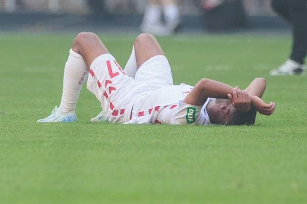 2 Soccer Bundesliga Fortuna Düsseldorf 1895 1 FC Köln 21 09 2024 Linton Maina 1 FC Köln, 37 lies frustrated on the ground after the late equalizer 2 Soccer Bundesliga, Fortuna Düsseldorf 1895 1 FC Köln, Düsseldorf, Merkur Spiel Arena DFL REGULATIONS PROHIBIT ANY USE OF PHOTOGRAPHS AS IMAGE SEQUENCES AND OR QUASI VIDEO Copyright: xBEAUTIFULxSPORTS Wunderlx