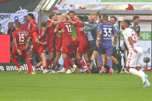 21 09 2024, 2 Fußball Bundesliga, Fortuna Düsseldorf 1 FC Köln, Merkur Spiel Arena, Saison 2024 2025 Torjubel nach dem 2 2 durch Jona Niemiec Fortuna Düsseldorf 18 DFB regulations prohibit any use of photographs as image sequences and or quasi video Nordrhein Westfalen Germany