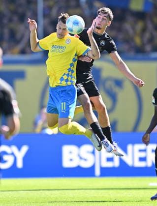 21 09 2024 Soccer Season 2024 2025 2 Soccer Bundesliga 06 Matchday BTSV Eintracht Braunschweig SpVgg Greuther Fürth Kleeblatt Sportfoto Zink xwoxzix DFL regulations prohibit any use of photographs as image sequences and or quasi video only for editorial use Levente Szqabo 11, Eintracht Braunschweig BTSV EBS in header duel with Reno Münz Muenz 5, SpVgg Greuther Fürth