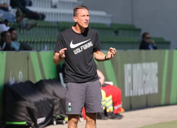 U19 VfL Wolfsburg vs FC St Pauli Wolfsburg, 21 09 2024, Football, A Juniors, U19, DFB Nachwuchsliga, Preliminary round, VfL Wolfsburg vs FC St Pauli, AOK Stadion, Picture shows VfL coach Daniel Bauer Wolfsburg