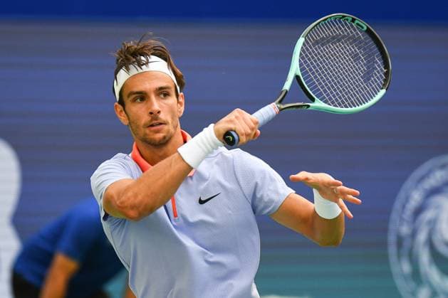 CHENGDU, CHINA - SEPTEMBER 21: Lorenzo Musetti of Italy competes in the Men s Singles Round of 16 match against Christopher O Connell of Australia on day 4 of 2024 Chengdu Open at Sichuan International Tennis Center on September 21, 2024 in Chengdu, Sichuan Province of China.  Copyright: xVCGx 111519297696