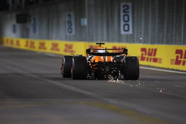 81 PIASTRI Oscar (aus), McLaren F1 Team MCL38, action during the Formula 1 Singapore Grand Prix 2024, 18th round of the 2024 Formula One World Championship, WM, Weltmeisterschaft from September 20 to 22, 2024 on the Marina Bay Circuit, in Singapore, Singapore - F1 - SINGAPORE GRAND PRIX 2024 DPPI Panoramic  240921_R18_SINGAPORE_DP_XB3_0804