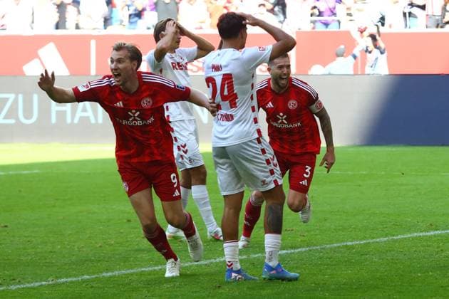 Vincent Vermeij 9 Fortuna Duesseldorf celebrates the goal to 2 2 by Jona Niemiec 18 Fortuna Duesseldorf Fortuna Duesseldorf vs 1 FC Koeln, Football, 2 Bundesliga, Matchday 6, Season 2024 2025, 21 09 2024 DFL REGULATIONS PROHIBIT ANY USE OF PHOTOGRAPHS AS IMAGE SEQUENCES AND OR QUASI VIDEO Photo kolbert press Ant Palmer Merkur Spiel Arena NRW Germany Copyright: xkolbert-press AntxPalmerx