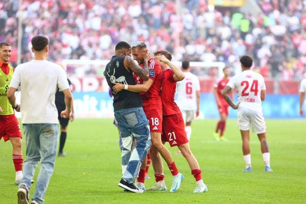 celebrations, after the 2 2, playing Fortuna Duesseldorf vs 1 FC Koeln, football, 2 Bundesliga, 6 matchday, season 2024 2025, 21 09 2024 DFL REGULATIONS PROHIBIT ANY USE OF PHOTOGRAPHS AS IMAGE SEQUENCES AND OR QUASI VIDEO photo kolbert press Ant Palmer Merkur Spiel Arena NRW Germany Copyright: xkolbert-press AntxPalmerx