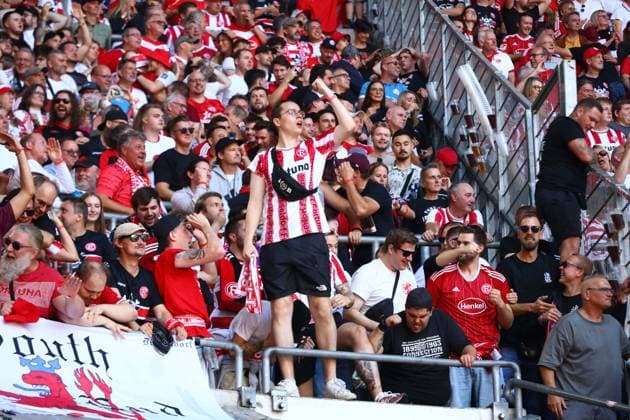 Duesseldorf Fans Fortuna Duesseldorf Fortuna Duesseldorf vs 1 FC Koeln, Football, 2 Bundesliga, 6 Matchday, Season 2024 2025, 21 09 2024 DFL REGULATIONS PROHIBIT ANY USE OF PHOTOGRAPHS AS IMAGE SEQUENCES AND OR QUASI VIDEO Foto kolbert press Ant Palmer Merkur Spiel Arena NRW Germany Copyright: xkolbert-press AntxPalmerx