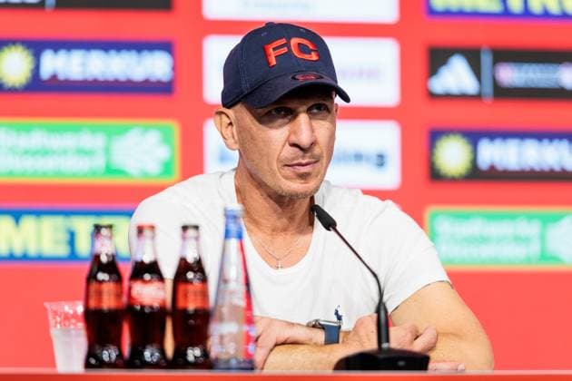 2 Soccer Bundesliga Fortuna Düsseldorf 1895 1 FC Köln 21 09 2024 Gerhard Struber Coach 1 FC Köln during the press conference 2 Soccer Bundesliga, Fortuna Düsseldorf 1895 1 FC Köln, Düsseldorf, Merkur Spiel Arena DFL REGULATIONS PROHIBIT ANY USE OF PHOTOGRAPHS AS IMAGE SEQUENCES AND OR QUASI VIDEO Copyright: xBEAUTIFULxSPORTS Wunderlx