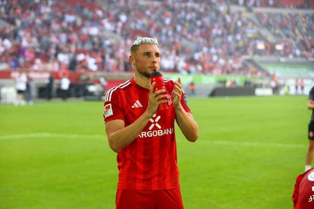 celebrations, after the 2 2, playing Fortuna Duesseldorf vs 1 FC Koeln, football, 2 Bundesliga, 6 matchday, season 2024 2025, 21 09 2024 DFL REGULATIONS PROHIBIT ANY USE OF PHOTOGRAPHS AS IMAGE SEQUENCES AND OR QUASI VIDEO photo kolbert press Ant Palmer Merkur Spiel Arena NRW Germany Copyright: xkolbert-press AntxPalmerx