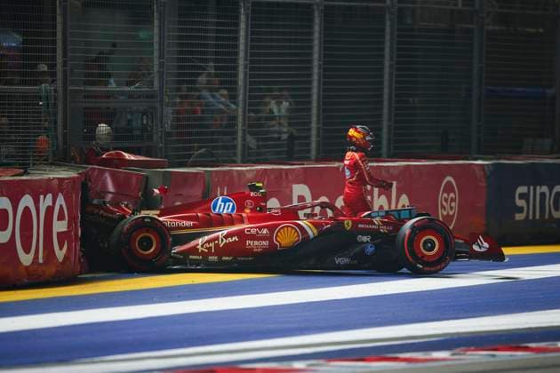 SAINZ Carlos (spa), Scuderia Ferrari SF-24, portrait, crash, accident, during the Formula 1 Singapore Grand Prix 2024, 18th round of the 2024 Formula One World Championship, WM, Weltmeisterschaft from September 20 to 22, 2024 on the Marina Bay Circuit, in Singapore, Singapore - F1 - SINGAPORE GRAND PRIX 2024 DPPI Panoramic 240921_R18_SINGAPORE_DP_XB3_1028