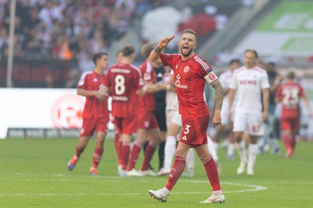 Andre HOFFMANN D, right cheers after the goal to equalize 2 2 and hears nothing more from the Cologne fans, together with Valgeir LUNDDAL D, 12 , cheers, joy Football 2 Bundesliga season 2024 2025, Matchday 6, Matchday 6, Fortuna Duesseldorf D 1 FC Koeln K 2 2, Düsseldorf vs Cologne, F95 vs KOE, on 21 09 2024 , M e r k u r S p i e l a r e n a Â