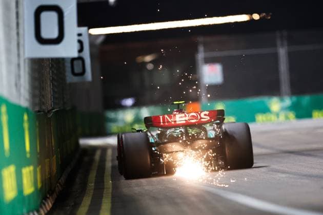 (240921) -- SINGAPORE, Sept. 21, 2024 -- McLaren s British driver Lando Norris competes during the qualifying session at the Formula 1 Singapore Grand Prix 2024 at Marina Bay Street Circuit, Singapore, Sept. 21, 2024. (Photo by Qian Jun Xinhua) (SP)SINGAPORE-F1-SINGAPORE GRAND PRIX 2024-QUALIFYING HexChangshan 