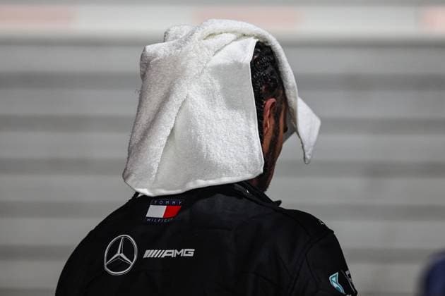 HAMILTON Lewis (gbr), Mercedes AMG F1 Team W15, portrait during the Formula 1 Singapore Grand Prix 2024, 18th round of the 2024 Formula One World Championship, WM, Weltmeisterschaft from September 20 to 22, 2024 on the Marina Bay Circuit, in Singapore, Singapore - F1 - SINGAPORE GRAND PRIX 2024 DPPI Panoramic  240921_R18_SINGAPORE_DP_XB3_1296