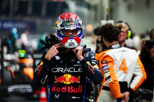 VERSTAPPEN Max (ned), Red Bull Racing RB20, portrait during the Formula 1 Singapore Grand Prix 2024, 18th round of the 2024 Formula One World Championship, WM, Weltmeisterschaft from September 20 to 22, 2024 on the Marina Bay Circuit, in Singapore, Singapore - F1 - SINGAPORE GRAND PRIX 2024 DPPI Panoramic  240921_R18_SINGAPORE_DP_FGDN8791