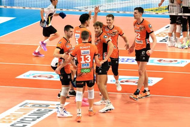 DEU, DVV, 1 VBL, BR Volleys vs Helios Grizzlys Giesen, 21 09 2024, Max Schmeling Halle, Berlin, DEU, DVV, 1 VBL, BR Volleys vs Helios Grizzlys Giesen, in the picture BR Volleys player circle Photo Juergen Engler nordphoto GmbH nordphotoxGmbHx xEngler nph00076