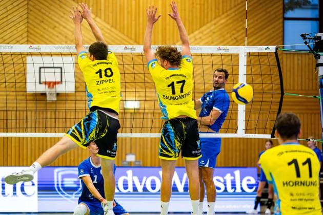 21 09 2024, GER, Volleyball, 2 BL Maenner Sued, Season 2024 2025, 1 Matchday, Blue Volleys Gotha TSV Mimmenhausen Pascal Zippel TSV Mimmenhausen Lukas Baumgaertner TSV Mimmenhausen Dominik Duchac Blue Volleys Gotha 99867 Gotha Sporthalle Sportanlage Ernesti Thüringen Germany