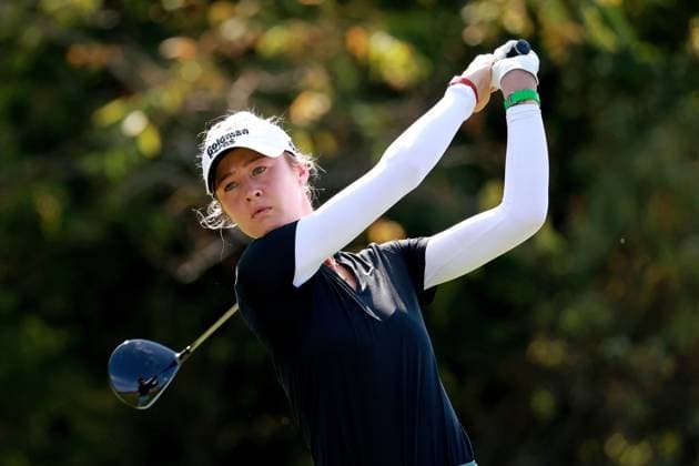 CINCINNATI, OH - SEPTEMBER 21: LPGA, Golf Damen golfer Nelly Korda plays her tee shot on the 8th hole during the third round of the Kroger Queen City Championship presented by P&G on September 21, 2024, at TPC River™s Bend in Cincinnati, Ohio. (Photo by Brian Spurlock Icon Sportswire) GOLF: SEP 21 LPGA Kroger Queen City Championship pres by P&G EDITORIAL USE ONLY Icon2409211