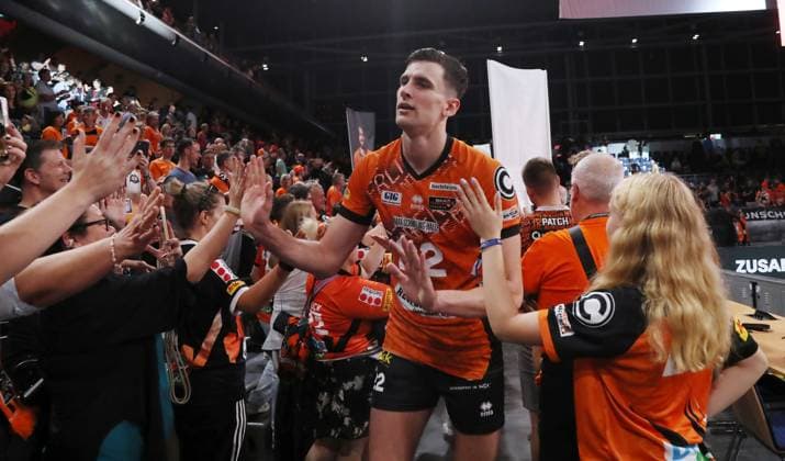 MVP Jake Hanes, BR Volleys celebrate after 3-0 win Joy Emotion Cheers Sport Volleyball Bundesliga Men Season 2024 2025 21 09 2024 BR Volleys Berlin BRV vs Helios Grizzlys Giesen
