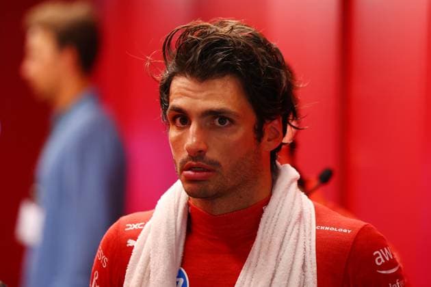 F1 Grand Prix Of Singapore - Qualifying Carlos Sainz of Spain and Scuderia Ferrari reacts after crashing during qualifying ahead of the F1 Grand Prix of Singapore at Marina Bay Street Circuit in Singapore, Singapore, on September 21, 2024. Singapore Singapore  Copyright: xMorganxHancockx originalFilename:hancock-f1grandp240922_npXol.jpg