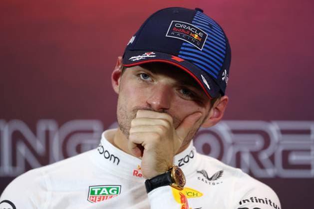 Sport Bilder des Tages F1 Grand Prix Of Singapore - Qualifying Max Verstappen of the Netherlands and Red Bull Racing-Honda RBPT sits in a media conference following qualifying ahead of the F1 Grand Prix of Singapore at Marina Bay Street Circuit in Singapore, Singapore, on September 21, 2024. Singapore Singapore  Copyright: xMorganxHancockx originalFilename:hancock-f1grandp240922_npIql.jpg