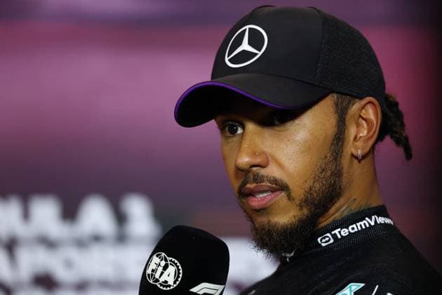 F1 Grand Prix Of Singapore - Qualifying Lewis Hamilton of the United Kingdom and Mercedes-AMG Petronas F1 Team speaks to the media in a press conference, PK, Pressekonferenz following qualifying ahead of the F1 Grand Prix of Singapore at Marina Bay Street Circuit in Singapore, Singapore, on September 21, 2024. Singapore Singapore  Copyright: xMorganxHancockx originalFilename:hancock-f1grandp240922_npQHX.jpg