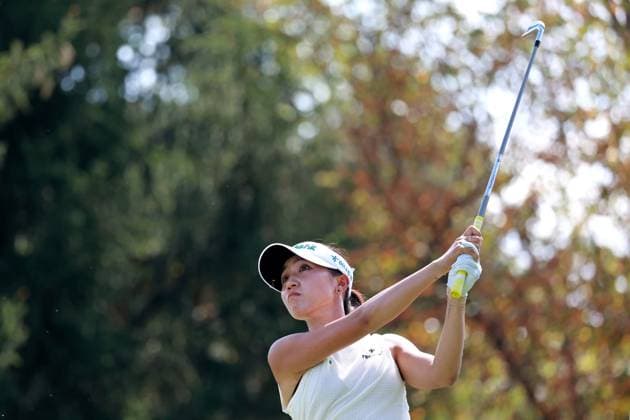 CINCINNATI, OH - SEPTEMBER 21: LPGA, Golf Damen golfer Lydia Ko plays her tee shot on the 7th hole during the third round of the Kroger Queen City Championship presented by P&G on September 21, 2024, at TPC River™s Bend in Cincinnati, Ohio. (Photo by Brian Spurlock Icon Sportswire) GOLF: SEP 21 LPGA Kroger Queen City Championship pres by P&G EDITORIAL USE ONLY Icon24092117