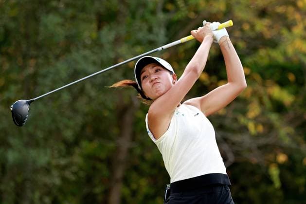 CINCINNATI, OH - SEPTEMBER 21: LPGA, Golf Damen golfer Lydia Ko plays her tee shot on the 8th hole during the third round of the Kroger Queen City Championship presented by P&G on September 21, 2024, at TPC River™s Bend in Cincinnati, Ohio. (Photo by Brian Spurlock Icon Sportswire) GOLF: SEP 21 LPGA Kroger Queen City Championship pres by P&G EDITORIAL USE ONLY Icon24092119