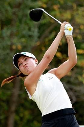 CINCINNATI, OH - SEPTEMBER 21: LPGA, Golf Damen golfer Lydia Ko plays her tee shot on the 8th hole during the third round of the Kroger Queen City Championship presented by P&G on September 21, 2024, at TPC River™s Bend in Cincinnati, Ohio. (Photo by Brian Spurlock Icon Sportswire) GOLF: SEP 21 LPGA Kroger Queen City Championship pres by P&G EDITORIAL USE ONLY Icon24092122