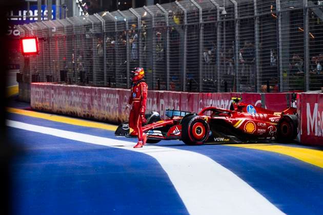 September 21, 2024, Singapore, Singapore: CARLOS SANIZ (SPA) of Scuderia Ferrari 55 crashed out into the barriers during Q3 during Qualifying day for the 2024 Formula 1 Singapore Grand Prix. Singapore Singapore - ZUMAb177 20240921_aap_b177_038 Copyright: xTaidghxBarronx