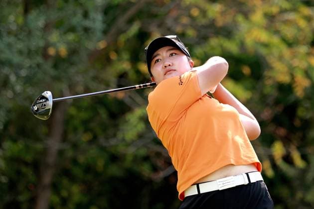 CINCINNATI, OH - SEPTEMBER 21: LPGA, Golf Damen player Haeran Ryu plays her tee shot on the 8th tee during the third round of the Kroger Queen City Championship presented by P&G on September 21, 2024, at TPC River™s Bend in Cincinnati, Ohio. (Photo by Brian Spurlock Icon Sportswire) GOLF: SEP 21 LPGA Kroger Queen City Championship pres by P&G EDITORIAL USE ONLY Icon24092134