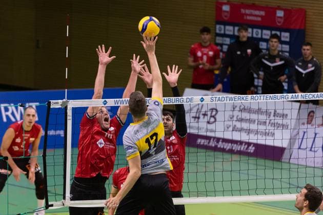 v li Jannik Lehmann TV Rottenburg, 10 , Adrian Gegenfurtner TSV Grafing, 17 , Yannick Menke TV Rottenburg, 12 GER, TV Rottenburg vs TSV Grafing, Volleyball, Men, 2 Bundesliga, Season 24 25, 21 09 2024, GER, TV Rottenburg vs TSV Grafing, Volleyball, Men, 2 Bundesliga, Season 24 25, 21 09 2024 Rottenburg Copyright: xEibner-Pressefoto WolfgangxFrankx EP_WFK