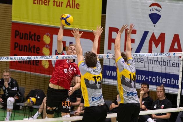 v li Timon Schippmann TV Rottenburg, 14 , Niklas Trogisch TSV Grafing, 13 , Moritz Schnoedt TSV Grafing, 14 GER, TV Rottenburg vs TSV Grafing, Volleyball, Men, 2 Bundesliga, Season 24 25, 21 09 2024, GER, TV Rottenburg vs TSV Grafing, Volleyball, Men, 2 Bundesliga, Season 24 25, 21 09 2024 Rottenburg Copyright: xEibner-Pressefoto WolfgangxFrankx EP_WFK