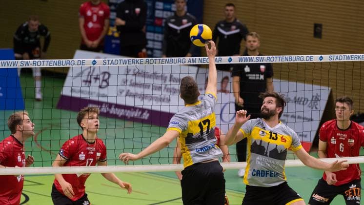 from left Jannik Lehmann TV Rottenburg, 10 , Aurel Sprenger TV Rottenburg, 17 , Adrian Gegenfurtner TSV Grafing, 17 , Niklas Trogisch TSV Grafing, 13 , Maik Traumann TV Rottenburg, 06 GER, TV Rottenburg vs TSV Grafing, Volleyball, Men, 2 Bundesliga, Season 24 25, 21 09 2024, GER, TV Rottenburg vs TSV Grafing, Volleyball, Men, 2 Bundesliga, Season 24 25, 21 09 2024 Rottenburg Copyright: xEibner-Pressefoto WolfgangxFrankx EP_WFK