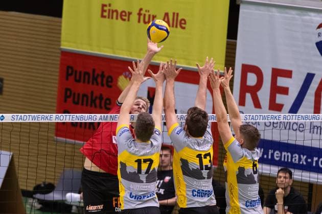 v li Timon Schippmann TV Rottenburg, 14 , Adrian Gegenfurtner TSV Grafing, 17 , Niklas Trogisch TSV Grafing, 13 , Korbinian Hess TSV Grafing, 06 GER, TV Rottenburg vs TSV Grafing, Volleyball, Men, 2 Bundesliga, Season 24 25, 21 09 2024, GER, TV Rottenburg vs TSV Grafing, Volleyball, Men, 2 Bundesliga, Season 24 25, 21 09 2024 Rottenburg Copyright: xEibner-Pressefoto WolfgangxFrankx EP_WFK