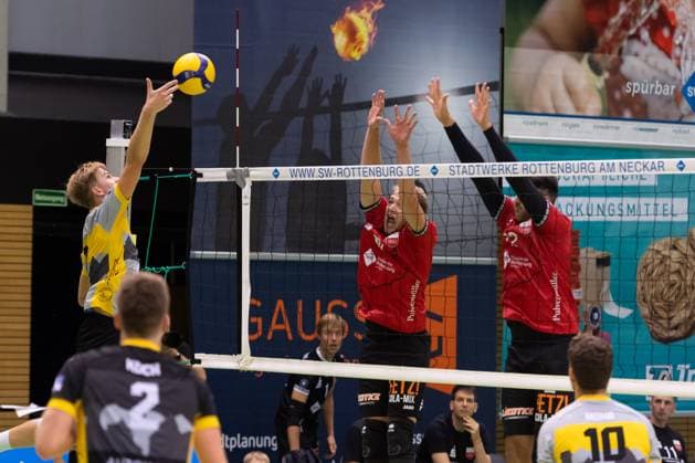 v li Janik Sambale TSV Grafing, 07 , Jannik Lehmann TV Rottenburg, 10 , Yannick Menke TV Rottenburg, 12 GER, TV Rottenburg vs TSV Grafing, Volleyball, Men, 2 Bundesliga, Season 24 25, 21 09 2024, GER, TV Rottenburg vs TSV Grafing, Volleyball, Men, 2 Bundesliga, Season 24 25, 21 09 2024 Rottenburg Copyright: xEibner-Pressefoto WolfgangxFrankx EP_WFK