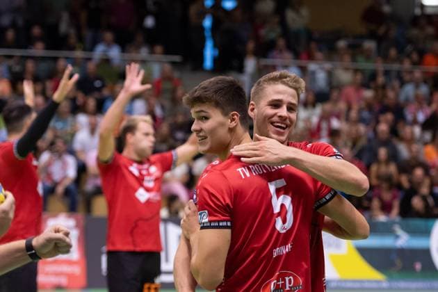 from left David Dornauf TV Rottenburg, 05 , Timon Schippmann TV Rottenburg, 14 , cheers, joy GER, TV Rottenburg vs TSV Grafing, Volleyball, Men, 2 Bundesliga, Season 24 25, 21 09 2024, GER, TV Rottenburg vs TSV Grafing, Volleyball, Men, 2 Bundesliga, Season 24 25, 21 09 2024 Rottenburg Copyright: xEibner-Pressefoto WolfgangxFrankx EP_WFK