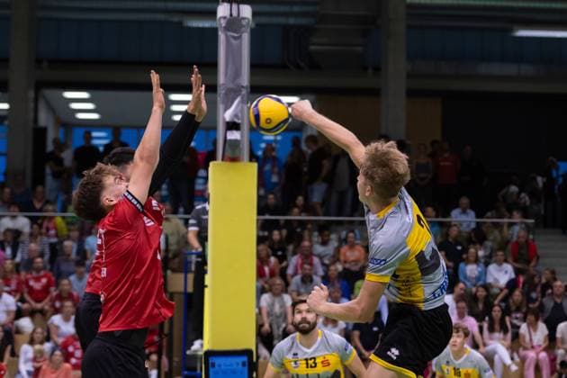 v li Aurel Sprenger TV Rottenburg, 17 , Janik Sambale TSV Grafing, 07 GER, TV Rottenburg vs TSV Grafing, Volleyball, Men, 2 Bundesliga, Season 24 25, 21 09 2024, GER, TV Rottenburg vs TSV Grafing, Volleyball, Men, 2 Bundesliga, Season 24 25, 21 09 2024 Rottenburg Copyright: xEibner-Pressefoto WolfgangxFrankx EP_WFK