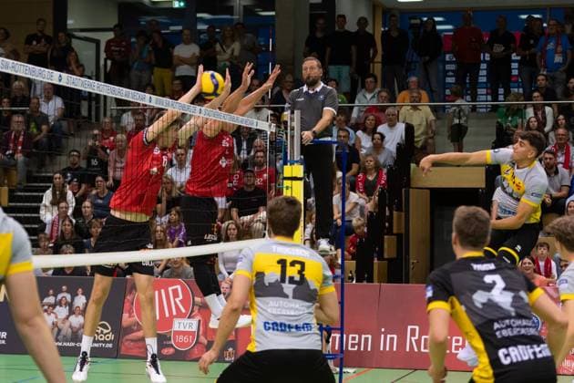 v li Maik Traumann TV Rottenburg, 06 , Moritz Rauber TV Rottenburg, 02 , Tom Strohbach TSV Grafing, 15 GER, TV Rottenburg vs TSV Grafing, Volleyball, Men, 2 Bundesliga, Season 24 25, 21 09 2024, GER, TV Rottenburg vs TSV Grafing, Volleyball, Men, 2 Bundesliga, Season 24 25, 21 09 2024 Rottenburg Copyright: xEibner-Pressefoto WolfgangxFrankx EP_WFK
