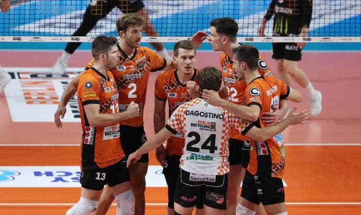 Ruben Schott, Matthew Knigge, Johannes Tille, Kyle Dagostino, Jake Hanes, Moritz Reichert Joy Emotion Jubilation Sport Volleyball Bundesliga Men Season 2024 2025 21 09 2024 BR Volleys Berlin BRV vs Helios Grizzlys Giesen