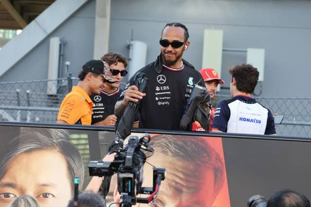 22 09 2024, Marina Bay Street Circuit, Singapore, FORMULA 1 SINGAPORE AIRLINES SINGAPORE GRAND PRIX 2024,in the picture, Driversparade Lewis Hamilton GBR , Mercedes AMG Petronas Formula One Team Defodi 506 20240922 hbr 0016 Defodi-506