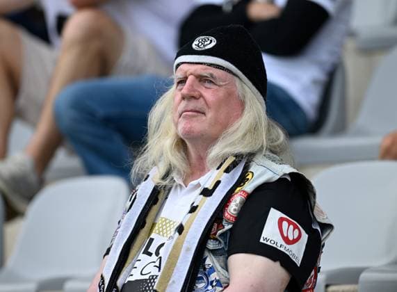 Soccer 2 Bundesliga Season 2024 25 22 09 2024 Ursapharm Arena SV Elversberg elv SSV Ulm 1846 svu Elversberger Fan Soccer 2 Bundesliga SV Elversberg