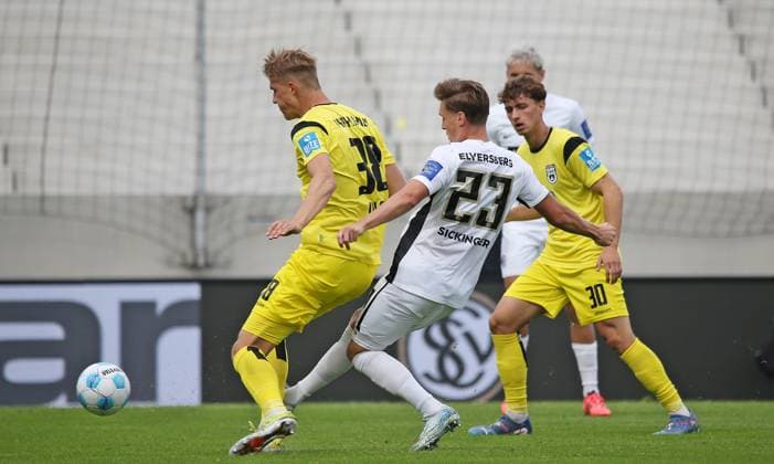 22 09 2024, xmohx, Soccer 2 Bundesliga, SV Elversberg SSV Ulm 1846 emspor, v l Luka Mikael Hyryläinen Ulm , Carlo Sickinger Elversberg DFL DFB REGULATIONS PROHIBIT ANY USE OF PHOTOGRAPHS as IMAGE SEQUENCES and or QUASI VIDEO Elversberg