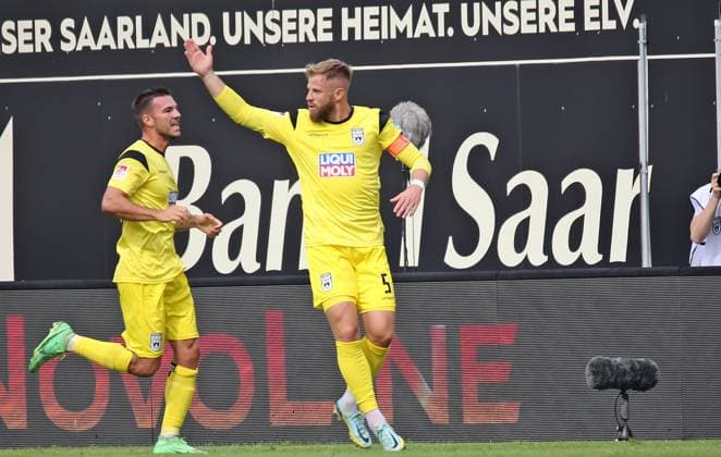 22 09 2024, xmohx, Soccer 2 Bundesliga, SV Elversberg SSV Ulm 1846 emspor, v l Ulm celebrates the 0 1 by Johannes Reichert DFL DFB REGULATIONS PROHIBIT ANY USE OF PHOTOGRAPHS as IMAGE SEQUENCES and or QUASI VIDEO Elversberg