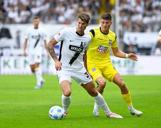 Soccer 2 Bundesliga Season 2024 25 22 09 2024 Ursapharm Arena SV Elversberg elv SSV Ulm 1846 svu Maximilian ROHR SV Elversberg , li Max BRANDT SSV Ulm 1846 Soccer 2 Bundesliga SV Elversberg