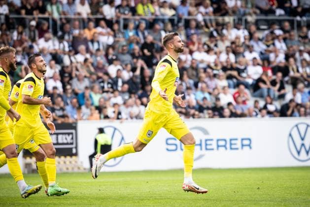 Soccer Men 2 Bundesliga 6 Matchday Season 2024 2025 SV Elversberg SSV Ulm 1846 Soccer 22 09 2024 Goal celebration after the 2 0 lead goal by 33 Felix Higl DFL regulations prohibit any use of photographs as image sequences and or quasi video Elversberg Ursapharm Arena an der Kaiserlin Saarland Germany