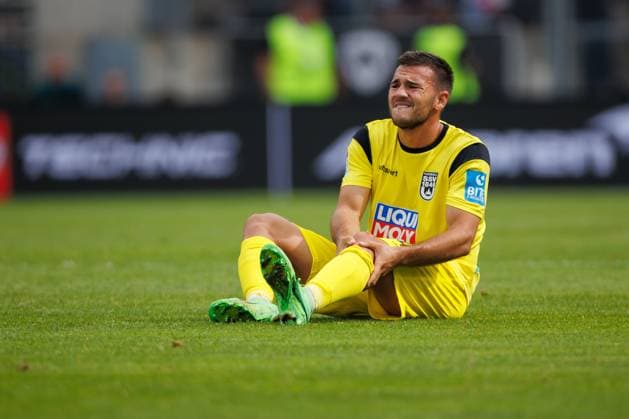 Romario Roesch SSV 1846 Ulm injured, SV Elversberg vs SSV 1846 Ulm, Football, 2 Bundesliga, Matchday 6, Season 2024 2025, 22 09 2024 SV Elversberg vs SSV 1846 Ulm, Football, 2 Bundesliga, Matchday 6, Season 2024 2025, 22 09 2024 Copyright: xEibner-Pressefoto AlexanderxNeisx EP_ANS