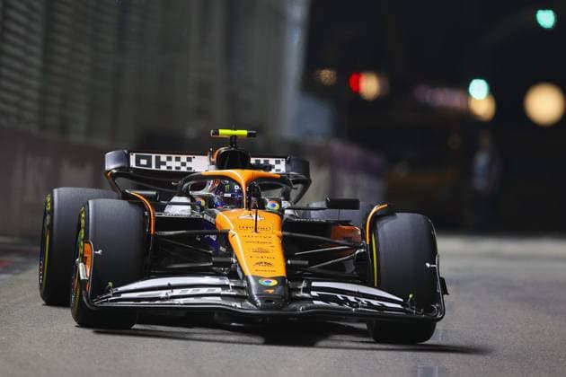 04 NORRIS Lando (gbr), McLaren F1 Team MCL38, action during the Formula 1 Singapore Grand Prix 2024, 18th round of the 2024 Formula One World Championship, WM, Weltmeisterschaft from September 20 to 22, 2024 on the Marina Bay Circuit, in Singapore, Singapore - F1 - SINGAPORE GRAND PRIX 2024 DPPI Panoramic  240922_R18_SINGAPORE_DP_XB3_2351