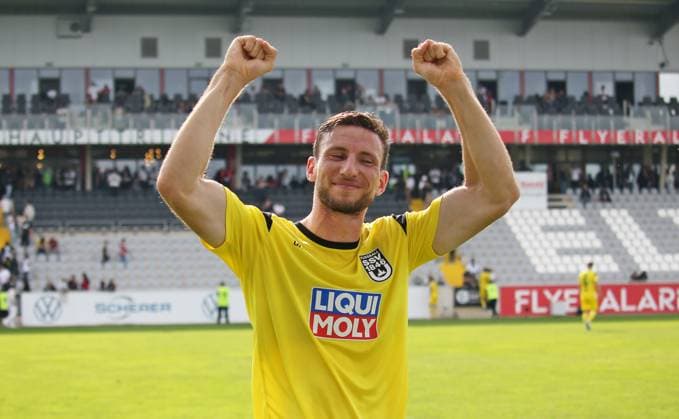 22 09 2024, xmohx, Soccer 2 Bundesliga, SV Elversberg SSV Ulm 1846 emspor, v l Philipp Maier Ulm celebrates the victory DFL DFB REGULATIONS PROHIBIT ANY USE OF PHOTOGRAPHS as IMAGE SEQUENCES and or QUASI VIDEO Elversberg