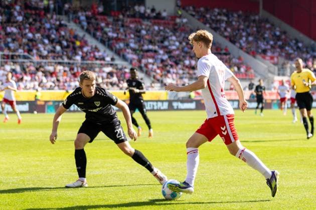 22 09 2024, Soccer, GER, Season, 2 Liga, Season 2024 2025, Matchday 6, SSV Jahn Regensburg SC Preußen Münster Jano Ter Horst vs Dominik Kother SSV Jahn Regensburg DFL REGULATIONS PROHIBIT ANY USE OF PHOTOGRAPHS AS IMAGE SEQUENCES AND OR QUASI VIDEO Regensburg Bayern Germany Jahnstadion Regensburg