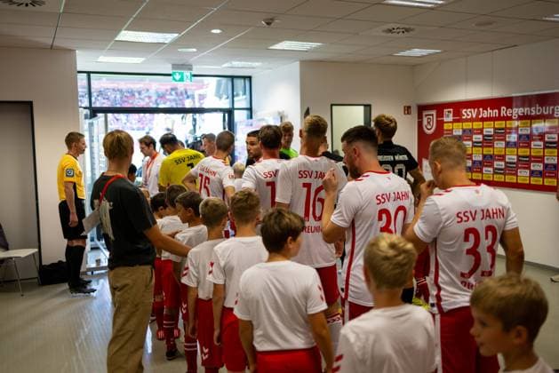22 09 2024, Soccer, GER, Season, 2 Liga, Season 2024 2025, Matchday 6, SSV Jahn Regensburg SC Preußen Münster View into the players tunnel before the match DFL REGULATIONS PROHIBIT ANY USE OF PHOTOGRAPHS AS IMAGE SEQUENCES AND OR QUASI VIDEO Regensburg Bayern Germany Jahnstadion Regensburg